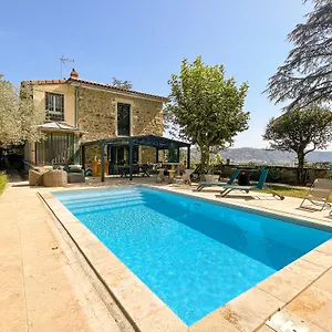 https://gite-au-chat-bucheron.hotels-rhonealpes.com